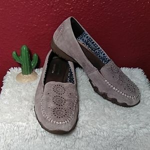 Skechers memory foam shoes